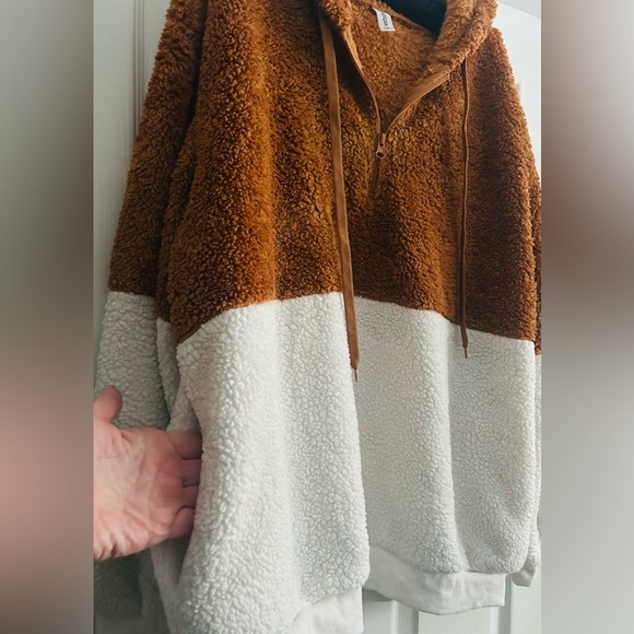 LONGYUAN Fuzzy Cozy Brown and White Sherpa Hoodie with pockets, size 2X - Picture 6 of 8